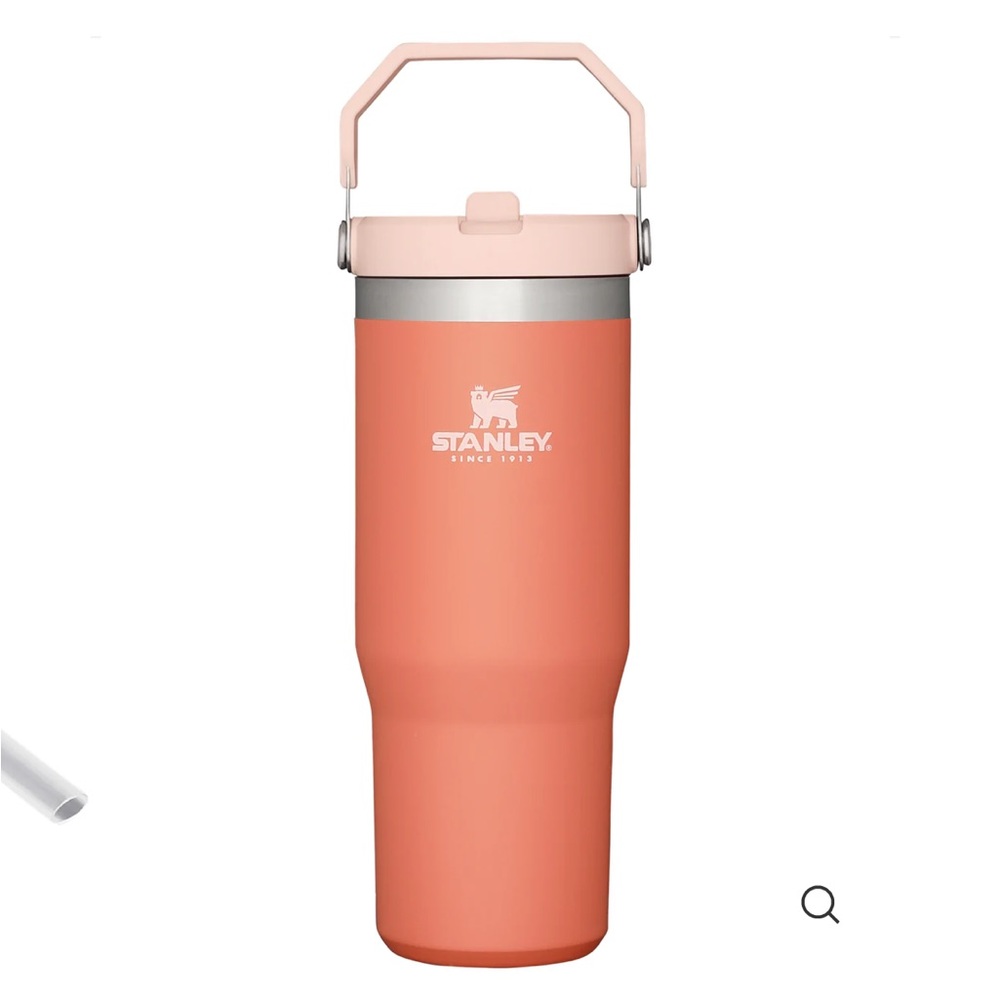 The IceFlow Flip Straw Tumbler | 30 OZ - Grapefruit